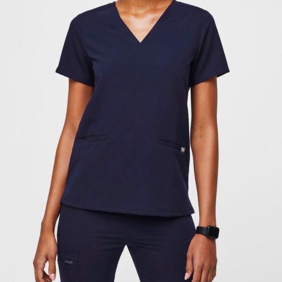Figs Tops - Figs Casma Three-Pocket Scrub Top
